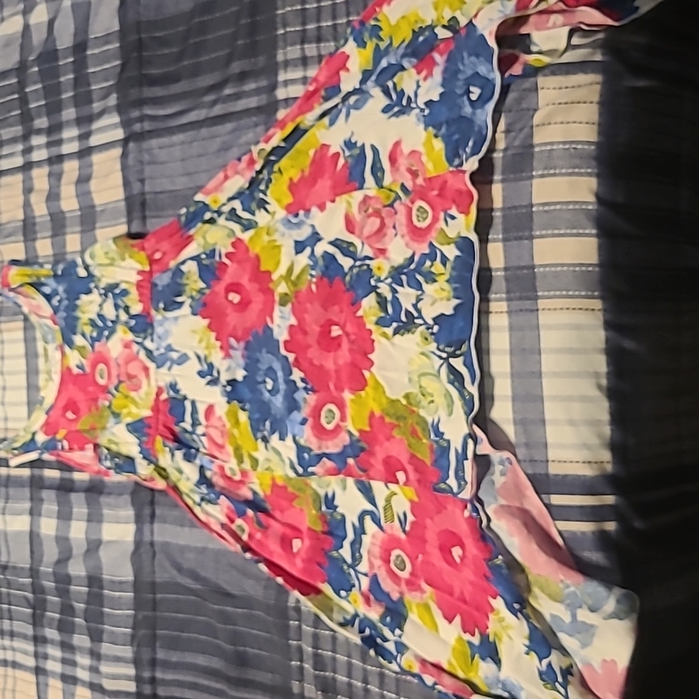 Girls flower dress. Size 10/12